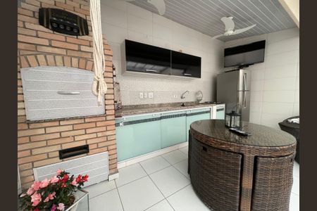 Casa à venda com 170m², 4 quartos e 4 vagas Casa à venda com 170m², 4 quartos e 4 vagasChurrasqueira