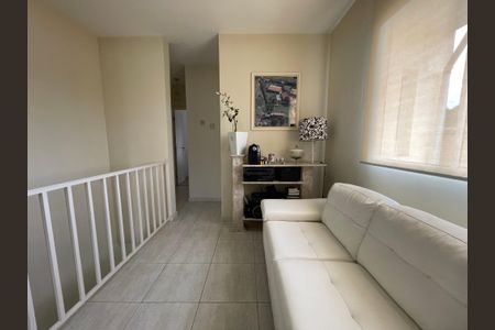 Casa à venda com 170m², 4 quartos e 4 vagas Casa à venda com 170m², 4 quartos e 4 vagasSala 2