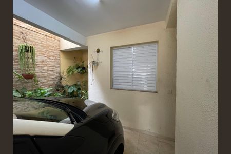 Casa à venda com 170m², 4 quartos e 4 vagas Casa à venda com 170m², 4 quartos e 4 vagasGaragem