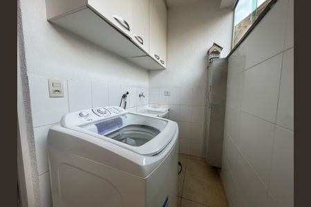 Casa à venda com 170m², 4 quartos e 4 vagas Casa à venda com 170m², 4 quartos e 4 vagasÁrea de Serviço