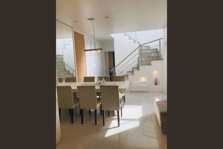 Casa à venda com 220m², 3 quartos e 5 vagas