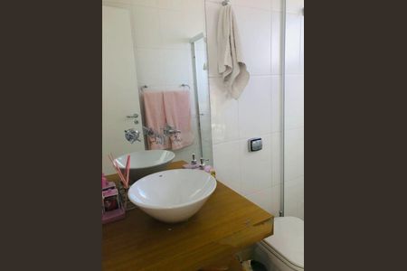 Casa à venda com 220m², 3 quartos e 5 vagas