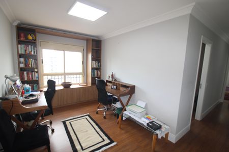 Apartamento à venda com 179m², 4 quartos e 3 vagasEscritório