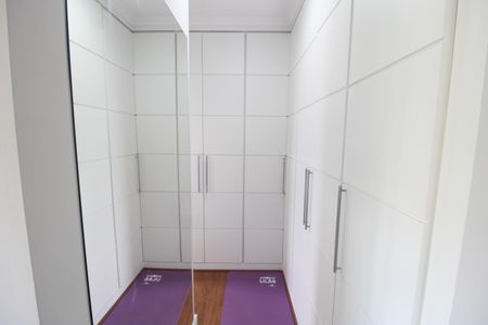 Apartamento à venda com 179m², 4 quartos e 3 vagasQuarto 3 - Closet