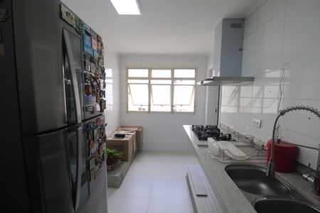 Apartamento à venda com 179m², 4 quartos e 3 vagasCozinha