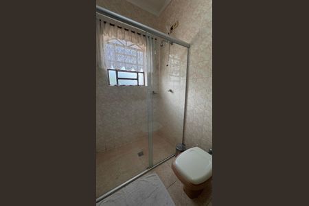 Casa à venda com 224m², 4 quartos e 6 vagas Casa à venda com 224m², 4 quartos e 6 vagasBanheiro