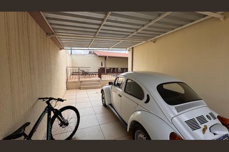 Casa à venda com 224m², 4 quartos e 6 vagas Casa à venda com 224m², 4 quartos e 6 vagasGaragem
