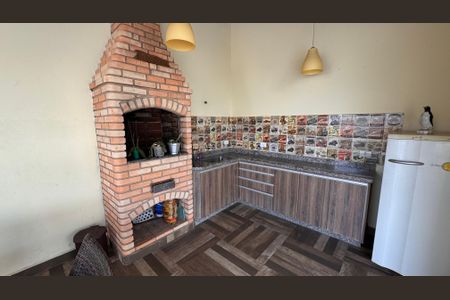 Casa à venda com 224m², 4 quartos e 6 vagas Casa à venda com 224m², 4 quartos e 6 vagasChurrasqueira