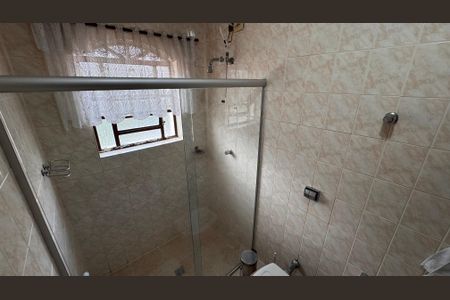 Casa à venda com 224m², 4 quartos e 6 vagas Casa à venda com 224m², 4 quartos e 6 vagasBanheiro