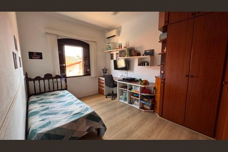 Casa à venda com 224m², 4 quartos e 6 vagas Casa à venda com 224m², 4 quartos e 6 vagasQuarto 3