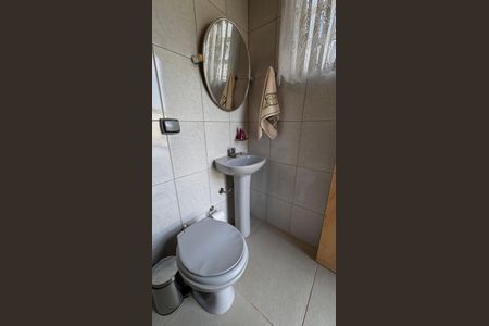 Casa à venda com 224m², 4 quartos e 6 vagas Casa à venda com 224m², 4 quartos e 6 vagasBanheiro