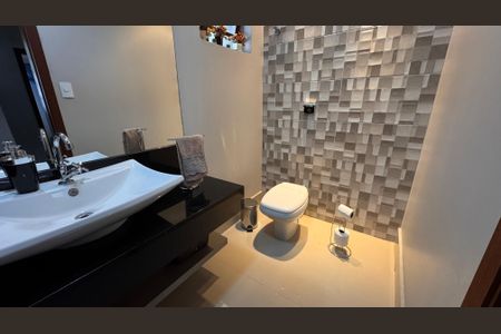 Casa à venda com 224m², 4 quartos e 6 vagas Casa à venda com 224m², 4 quartos e 6 vagasBanheiro