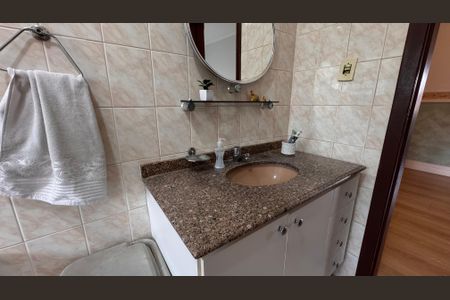 Casa à venda com 224m², 4 quartos e 6 vagas Casa à venda com 224m², 4 quartos e 6 vagasBanheiro