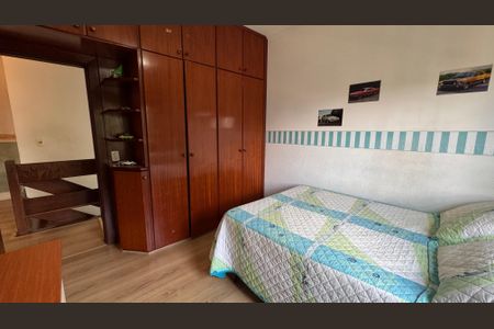 Casa à venda com 224m², 4 quartos e 6 vagas Casa à venda com 224m², 4 quartos e 6 vagasQuarto 2