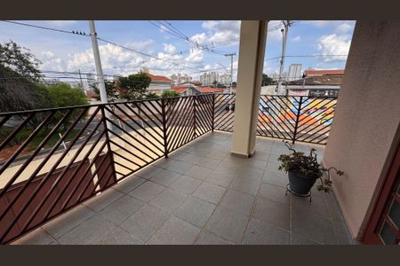 Casa à venda com 224m², 4 quartos e 6 vagas Casa à venda com 224m², 4 quartos e 6 vagasVaranda Sala 2