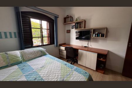 Casa à venda com 224m², 4 quartos e 6 vagas Casa à venda com 224m², 4 quartos e 6 vagasQuarto 2