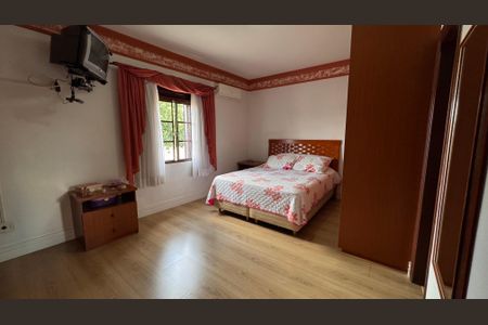 Casa à venda com 224m², 4 quartos e 6 vagas Casa à venda com 224m², 4 quartos e 6 vagasSuíte