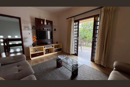 Casa à venda com 224m², 4 quartos e 6 vagas Casa à venda com 224m², 4 quartos e 6 vagasSala 2