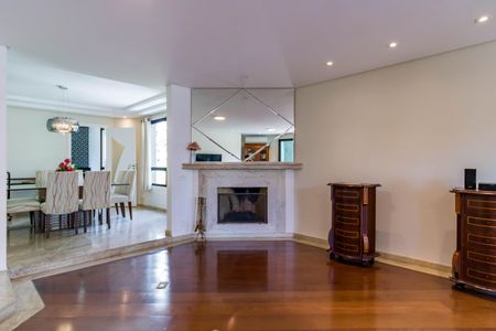 Apartamento à venda com 250m², 3 quartos e 3 vagas Apartamento à venda com 250m², 3 quartos e 3 vagasSala