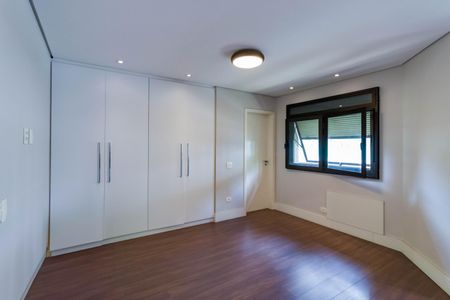 Apartamento à venda com 250m², 3 quartos e 3 vagas Apartamento à venda com 250m², 3 quartos e 3 vagasQuarto 3