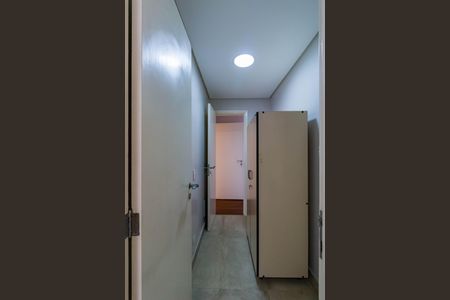Apartamento à venda com 250m², 3 quartos e 3 vagas Apartamento à venda com 250m², 3 quartos e 3 vagasQuarto de Serviço
