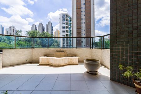 Apartamento à venda com 250m², 3 quartos e 3 vagas Apartamento à venda com 250m², 3 quartos e 3 vagasVaranda