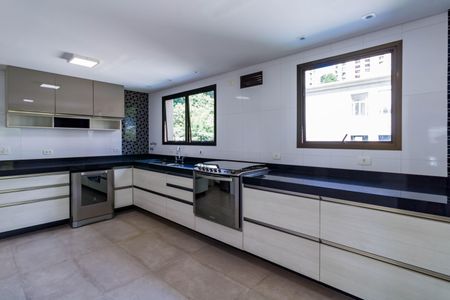 Apartamento à venda com 250m², 3 quartos e 3 vagas Apartamento à venda com 250m², 3 quartos e 3 vagasCozinha