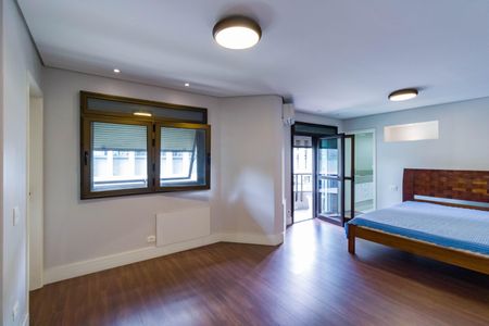 Apartamento à venda com 250m², 3 quartos e 3 vagas Apartamento à venda com 250m², 3 quartos e 3 vagasSuíte 1