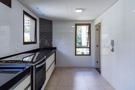 Apartamento à venda com 250m², 3 quartos e 3 vagas Apartamento à venda com 250m², 3 quartos e 3 vagasCozinha