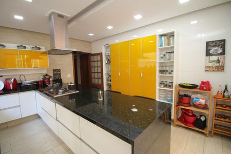 Casa à venda com 360m², 3 quartos e 5 vagasCozinha - Armários