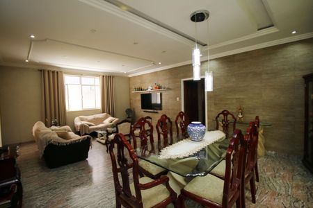 Casa à venda com 360m², 3 quartos e 5 vagasSala