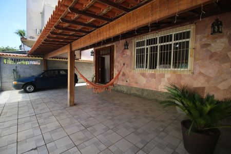Casa à venda com 360m², 3 quartos e 5 vagasVaranda - Garagem