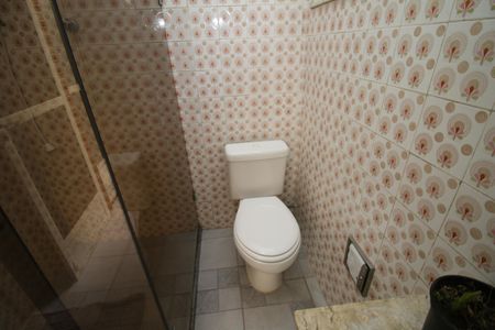 Casa à venda com 360m², 3 quartos e 5 vagasBanheiro de serviço