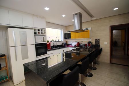 Casa à venda com 360m², 3 quartos e 5 vagasCozinha