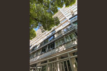 Apartamento à venda com 60m², 2 quartos e sem vaga Apartamento à venda com 60m², 2 quartos e sem vagaFachada