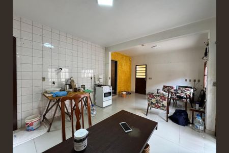 Casa para alugar com 100m², 4 quartos e 2 vagas Casa para alugar com 100m², 4 quartos e 2 vagasCozinha