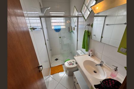 Casa para alugar com 100m², 4 quartos e 2 vagas Casa para alugar com 100m², 4 quartos e 2 vagasBanheiro