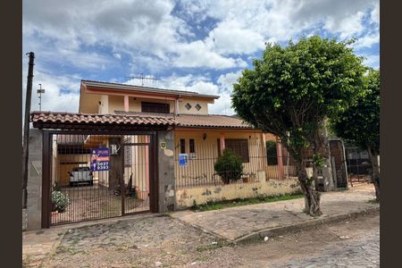 Casa para alugar com 100m², 4 quartos e 2 vagas Casa para alugar com 100m², 4 quartos e 2 vagasFachada