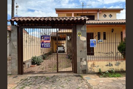 Casa para alugar com 100m², 4 quartos e 2 vagas Casa para alugar com 100m², 4 quartos e 2 vagasFachada