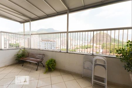 Apartamento à venda com 97m², 3 quartos e 1 vaga Apartamento à venda com 97m², 3 quartos e 1 vagaÁrea Comum