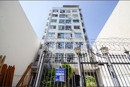 Apartamento à venda com 97m², 3 quartos e 1 vaga Apartamento à venda com 97m², 3 quartos e 1 vagaFachada + Placa
