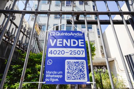 Apartamento à venda com 97m², 3 quartos e 1 vaga Apartamento à venda com 97m², 3 quartos e 1 vagaFachada + Placa