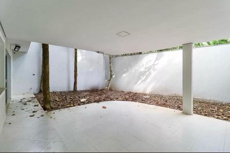 Casa de condomínio à venda com 529m², 4 quartos e 6 vagas Casa de condomínio à venda com 529m², 4 quartos e 6 vagasFoto 35