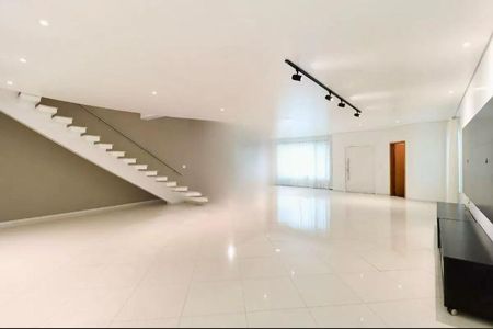 Casa de condomínio à venda com 529m², 4 quartos e 6 vagas Casa de condomínio à venda com 529m², 4 quartos e 6 vagasFoto 06