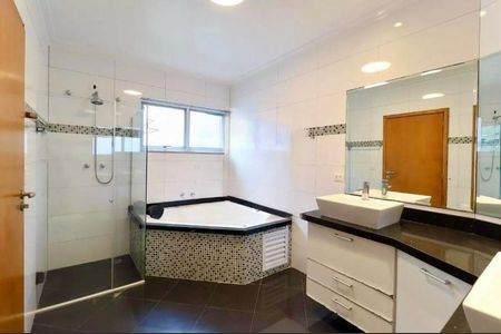 Casa de condomínio à venda com 529m², 4 quartos e 6 vagas Casa de condomínio à venda com 529m², 4 quartos e 6 vagasFoto 23