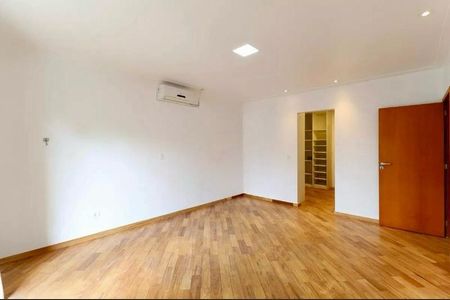 Casa de condomínio à venda com 529m², 4 quartos e 6 vagas Casa de condomínio à venda com 529m², 4 quartos e 6 vagasFoto 15