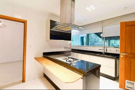 Casa de condomínio à venda com 529m², 4 quartos e 6 vagas Casa de condomínio à venda com 529m², 4 quartos e 6 vagasFoto 09