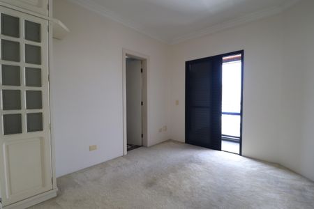 Apartamento à venda com 212m², 4 quartos e 3 vagasQuarto 2 suíte