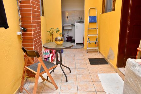 Casa à venda com 140m², 4 quartos e 2 vagas Casa à venda com 140m², 4 quartos e 2 vagasQuintal