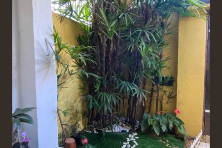 Casa à venda com 140m², 4 quartos e 2 vagas Casa à venda com 140m², 4 quartos e 2 vagasJardim